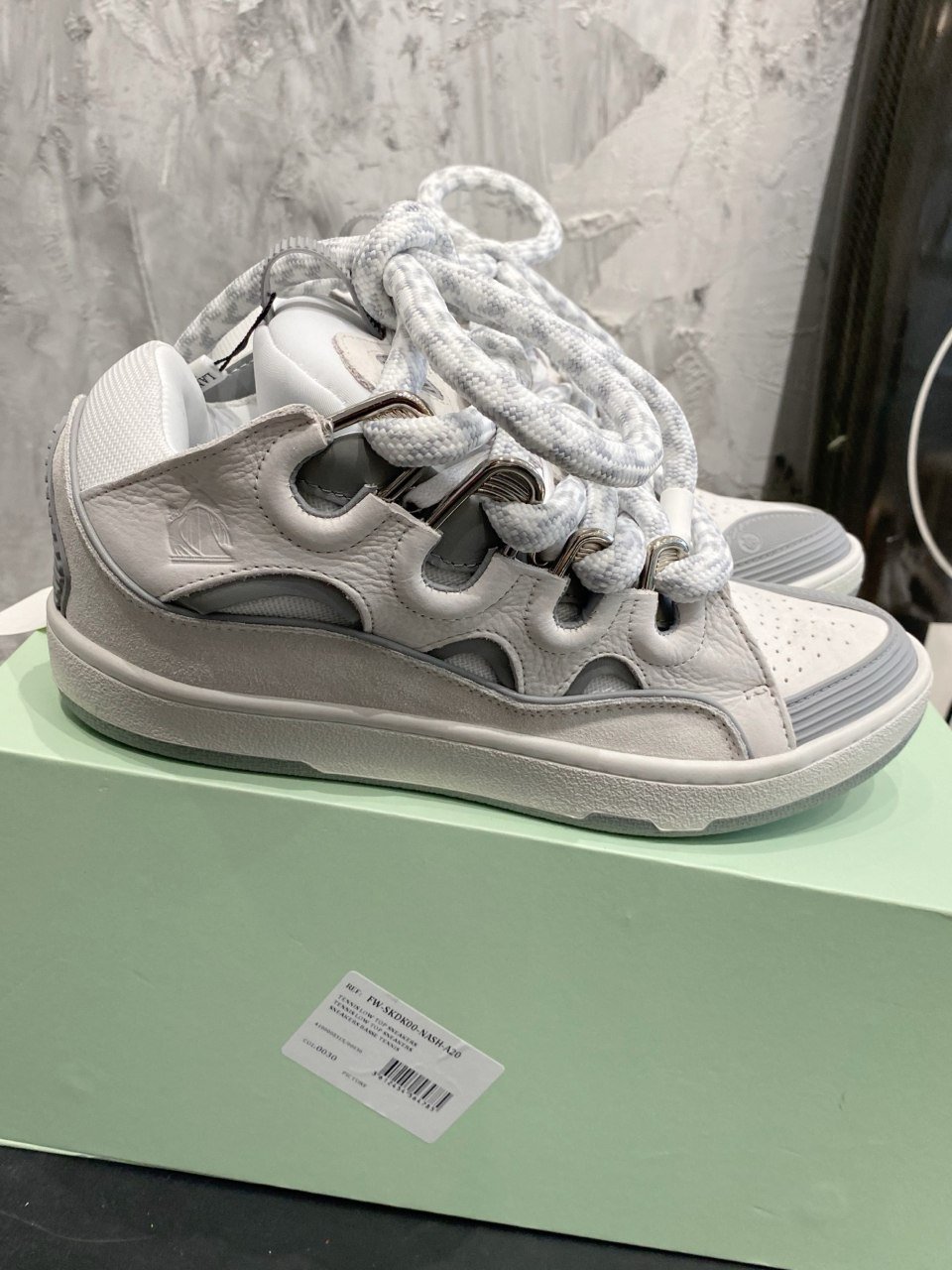 Lanvin Curb