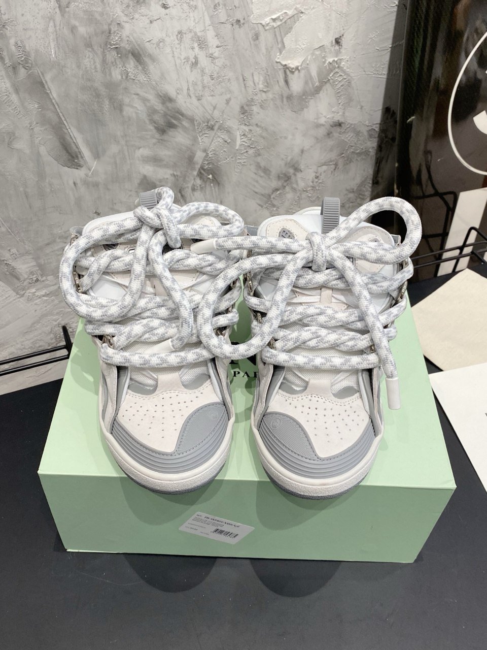 Lanvin Curb