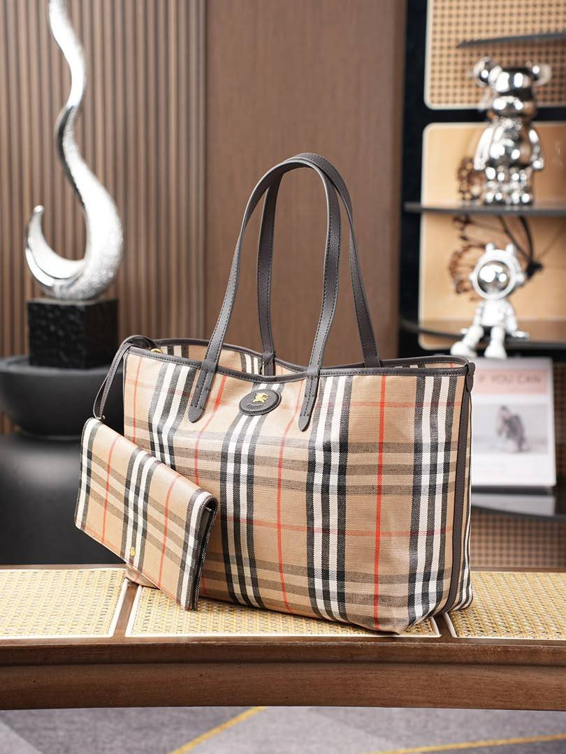 Burberry variante base con pochetta