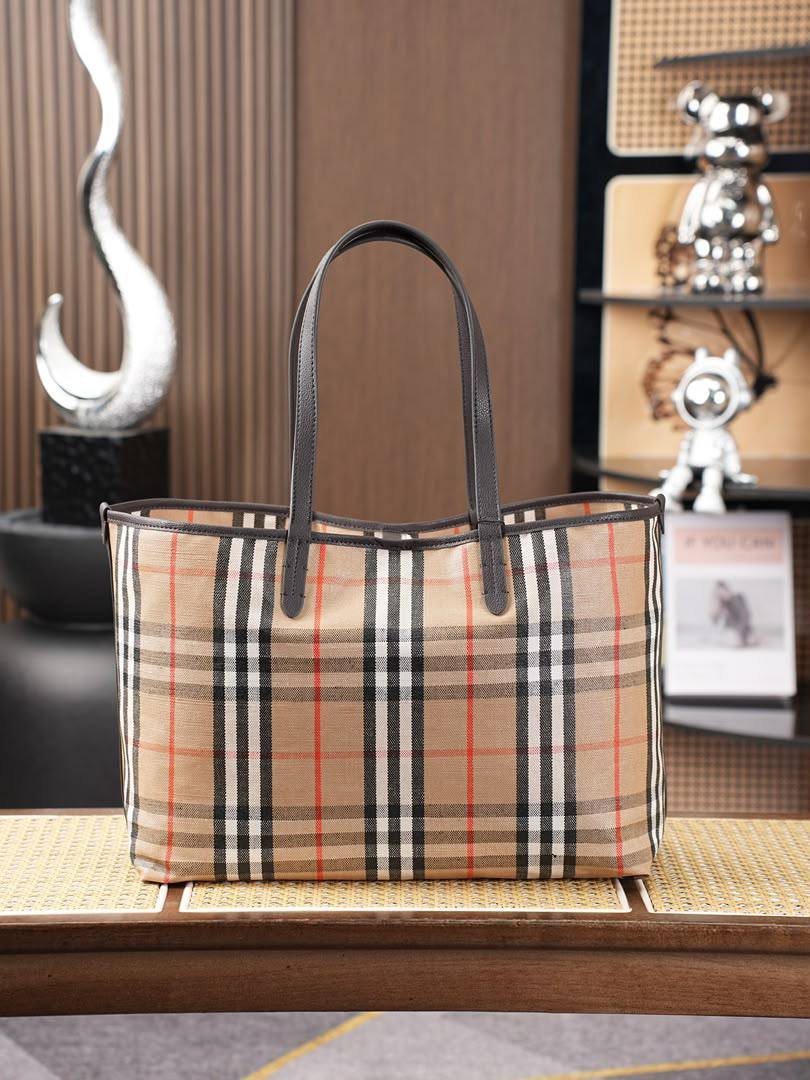 Burberry variante base con pochetta